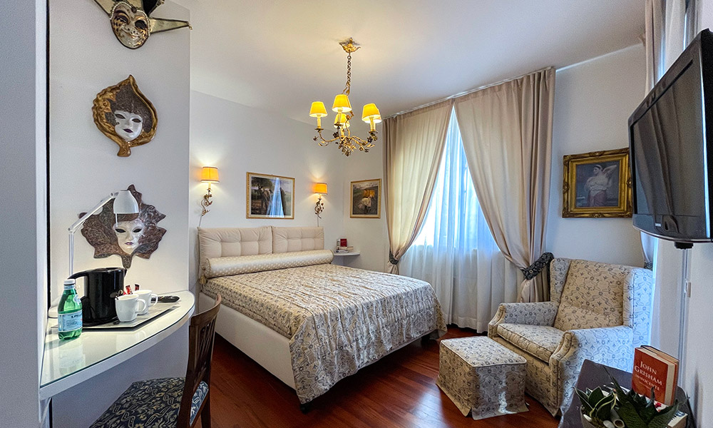 B&B Giada Arluno Milano, camera Ambra con letto comfort