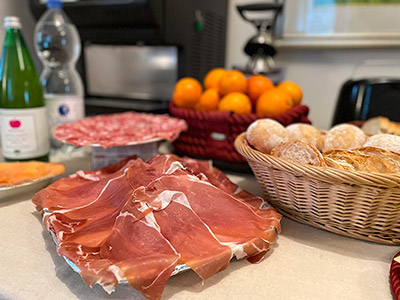 Pane, salumi e formaggi